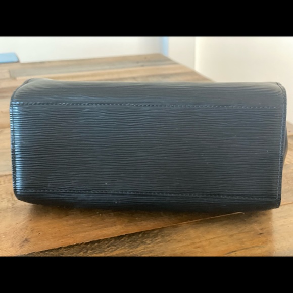 Louis Vuitton Epi Pont Neuf Handle Bag - Picture 4 of 14
